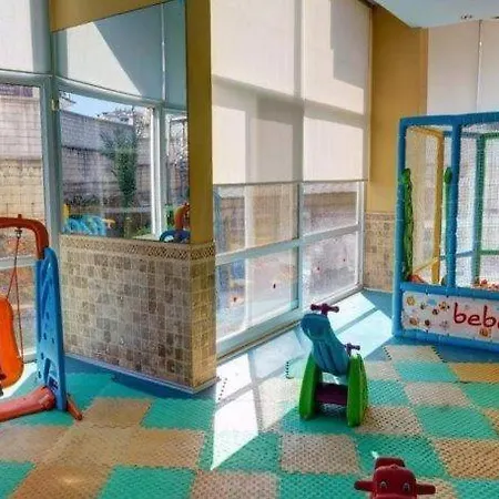 Orange-banana Garden Apartment
