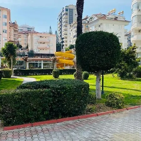 Orange-banana Garden דירה